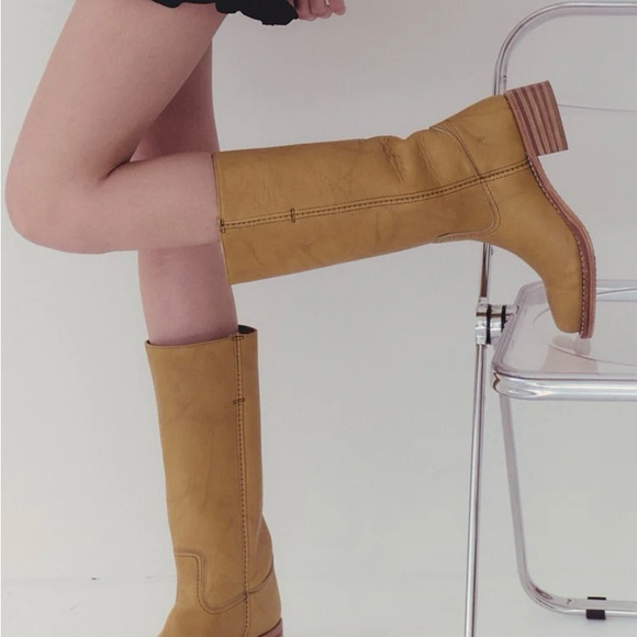 NWT Frye Camryn Leather Tall Boots in banana - Picture 2 of 13